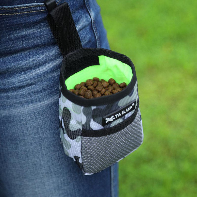 Pet Feeder Pouch for Puppy Training - Comfortable and Convenient Waist Reward System for Maximum Obedience