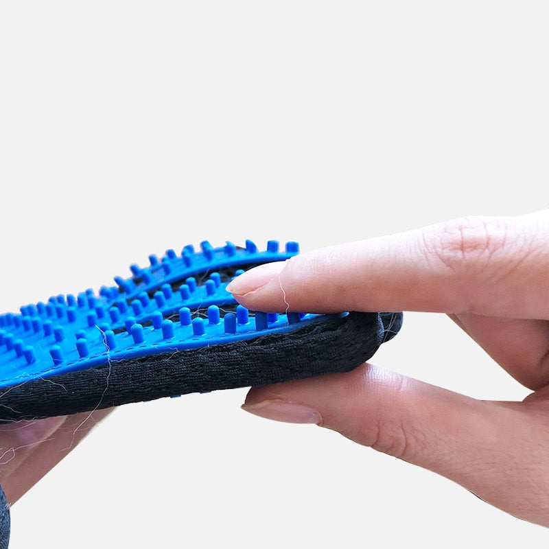 Pawfect Pet Grooming Glove: Deshedding Brush and Hair Remover for Cats and Dogs - Gentle Massage and Effective Cleaning for a Healthy Coat